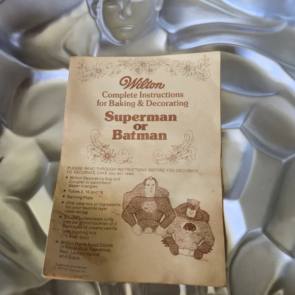 Wilton Vintage 1977 DC Comics Superhero Cake Pan Set Superman Batman All Inserts - Picture 6 of 10